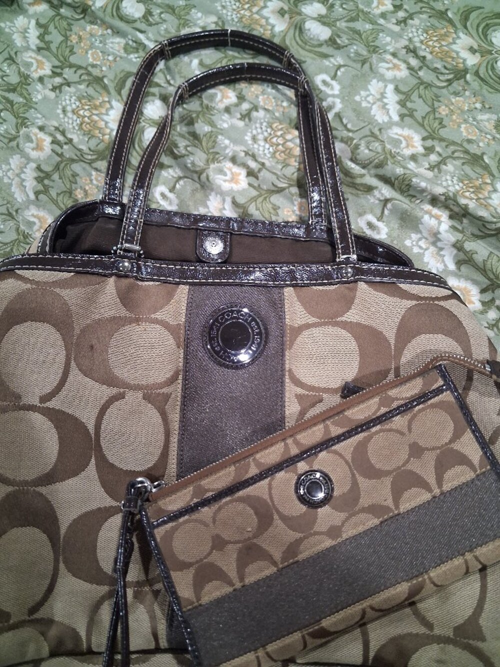 Coach brown signature and wallet